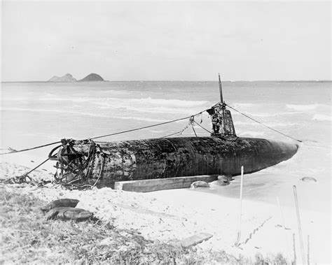 submarine pearl falling off